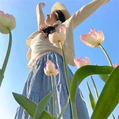 小姑娘艾萝依